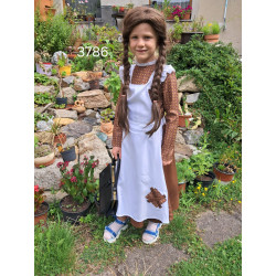 děvečka, služebná č: 3786