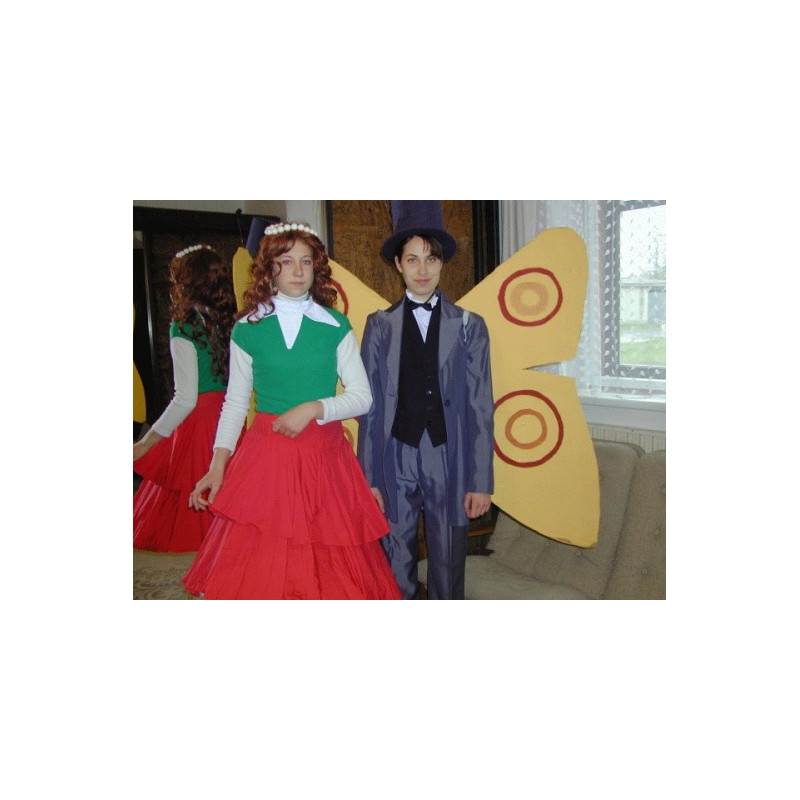 Maková panenka a  motýl Emanuel